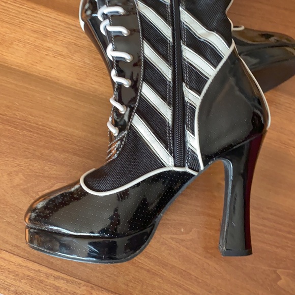 Patent Platform Lace Up High Heel Boots Size 8 - Picture 5 of 10